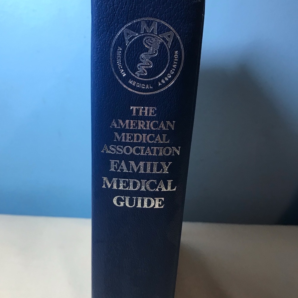 The American Medical Association: Family Medical Guide - Hardcover